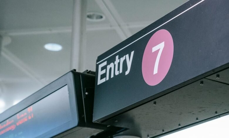 mixed entry analysis and quirky terms